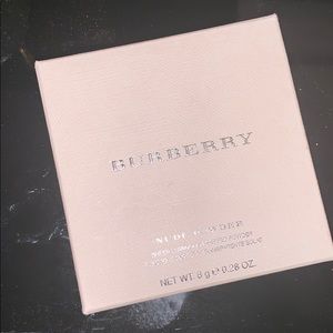 Burberry nude sheer luminous pressed powder